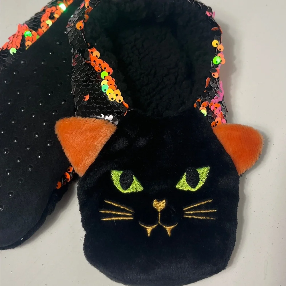 Hyde and Eek Boutiqe Small/Medium Black Orange Cat Sequin Grippy Slipper NWT